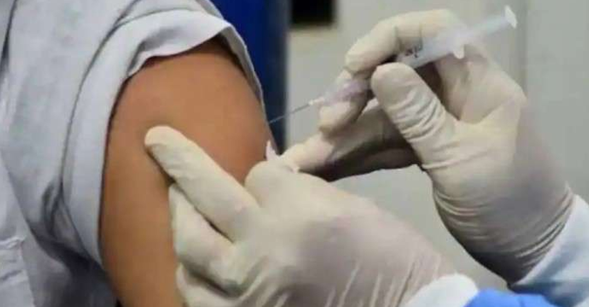 করোনার দ্বিতীয় ডোজ টিকা পেয়েছে ৯৪ লাখের অধিক শিশু