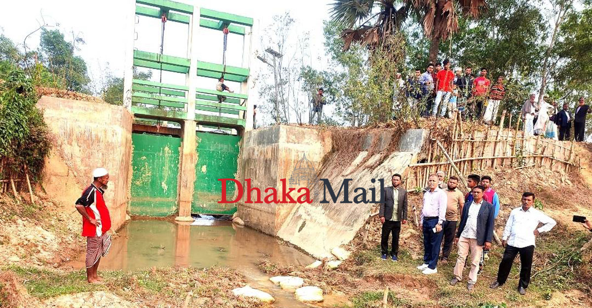 ৬০ লাখ টাকার স্লুইচগেইটটি এখন কৃষকের গলার কাঁটা!