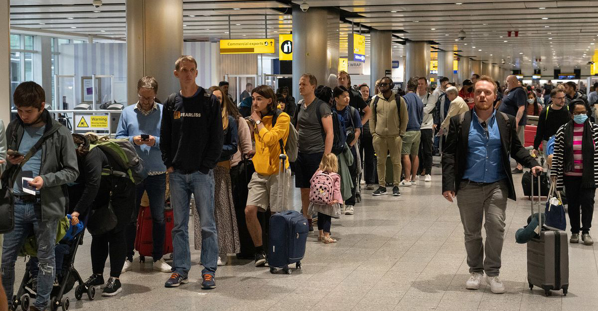 ৩৬ শতাংশ মানুষ নিজ দেশ ছেড়ে বিদেশে যেতে চান