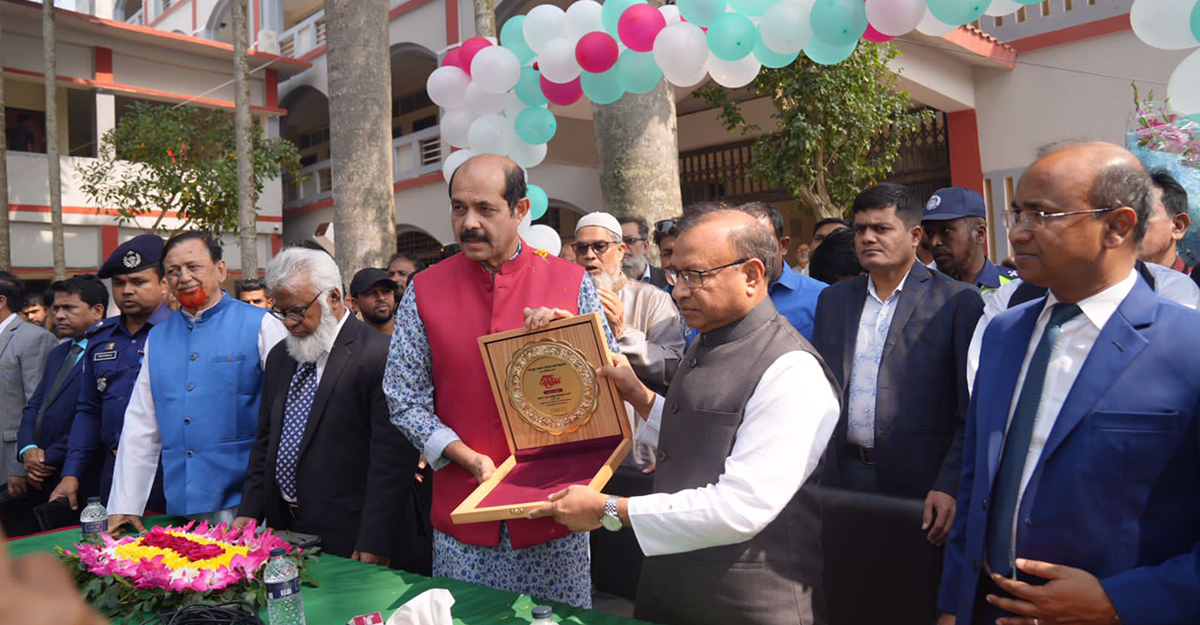 স্মার্ট শিক্ষার্থীরাই স্মার্ট বাংলাদেশ গড়ে তুলবে: মেয়র আতিক