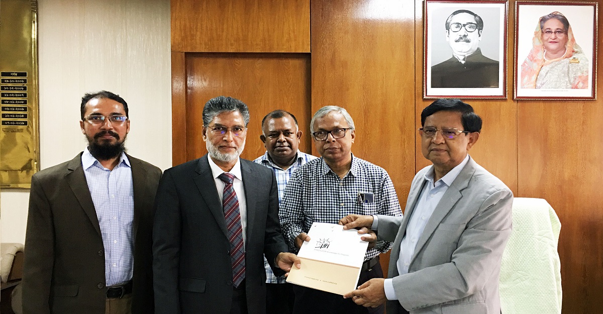 'তামাক ব্যবহারজনিত মৃত্যু কমাতে শক্তিশালী আইন জরুরি'