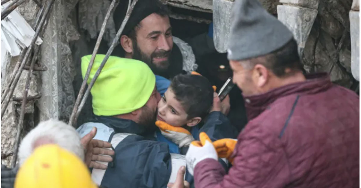 ভয়াবহ ভূমিকম্পের ৫২ ঘণ্টা পর ৮ বছরের শিশু উদ্ধার