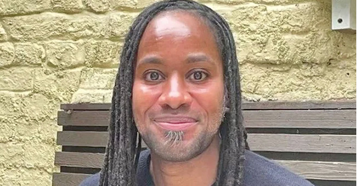 ১৮ বছর পর্যন্ত ছিলেন মূর্খ, এখন তিনি ক্যামব্রিজের অধ্যাপক