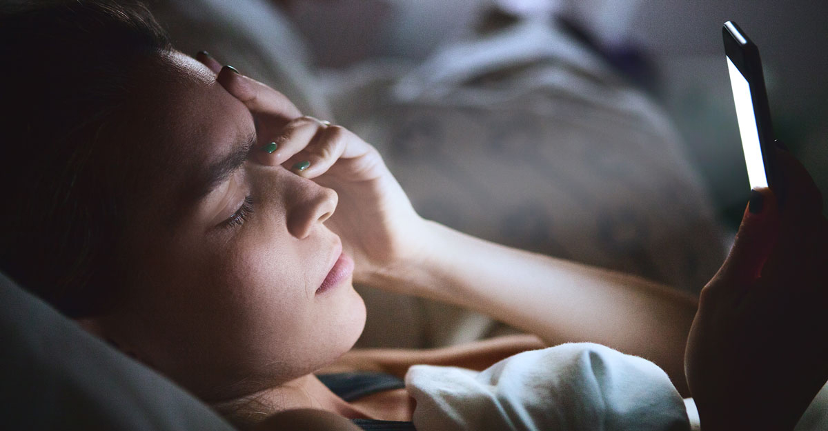 মোবাইলের ক্ষতিকর রশ্মি থেকে বাঁচার উপায়