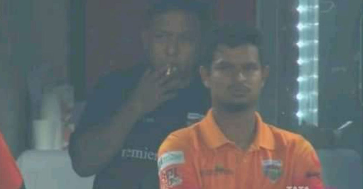 ড্রেসিংরুমে ধূমপান, শাস্তির মুখে সুজন