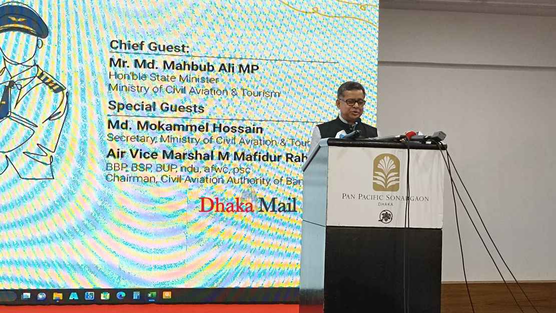 ইউএস-বাংলার পাইলট তৈরির উদ্যোগের প্রশংসা বিমান প্রতিমন্ত্রীর