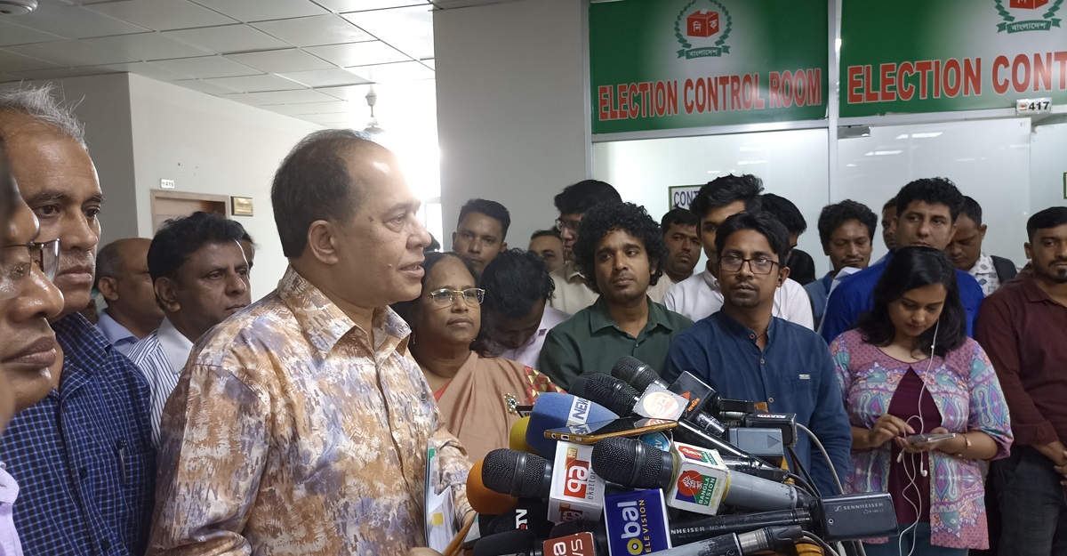 গাইবান্ধা-৫ আসনের উপনির্বাচন শান্তিপূর্ণ ও সুশৃঙ্খল হয়েছে: সিইসি