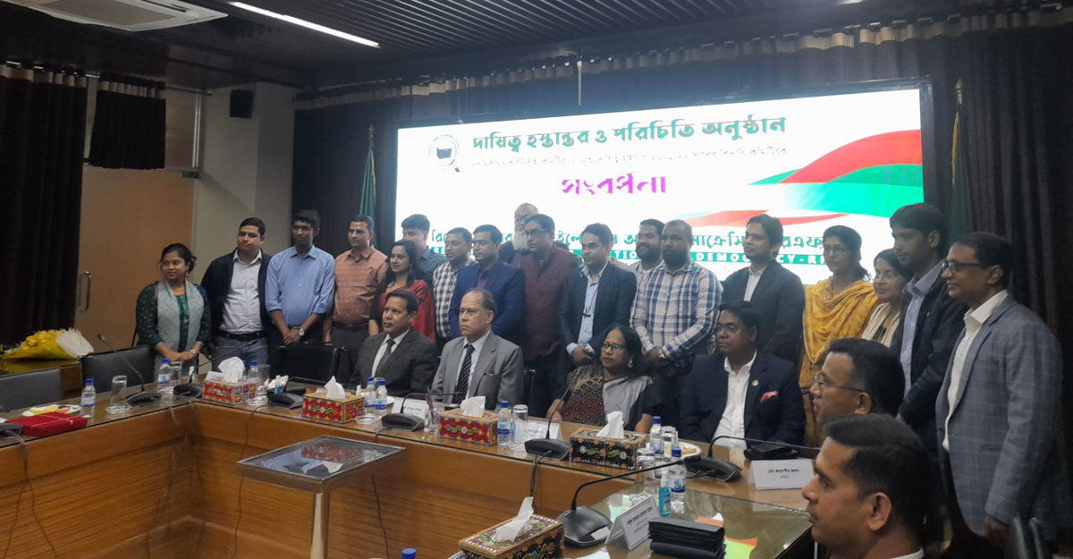 নির্ভয়ে সংবাদ প্রকাশ করুন, সাংবাদিকদের সিইসি