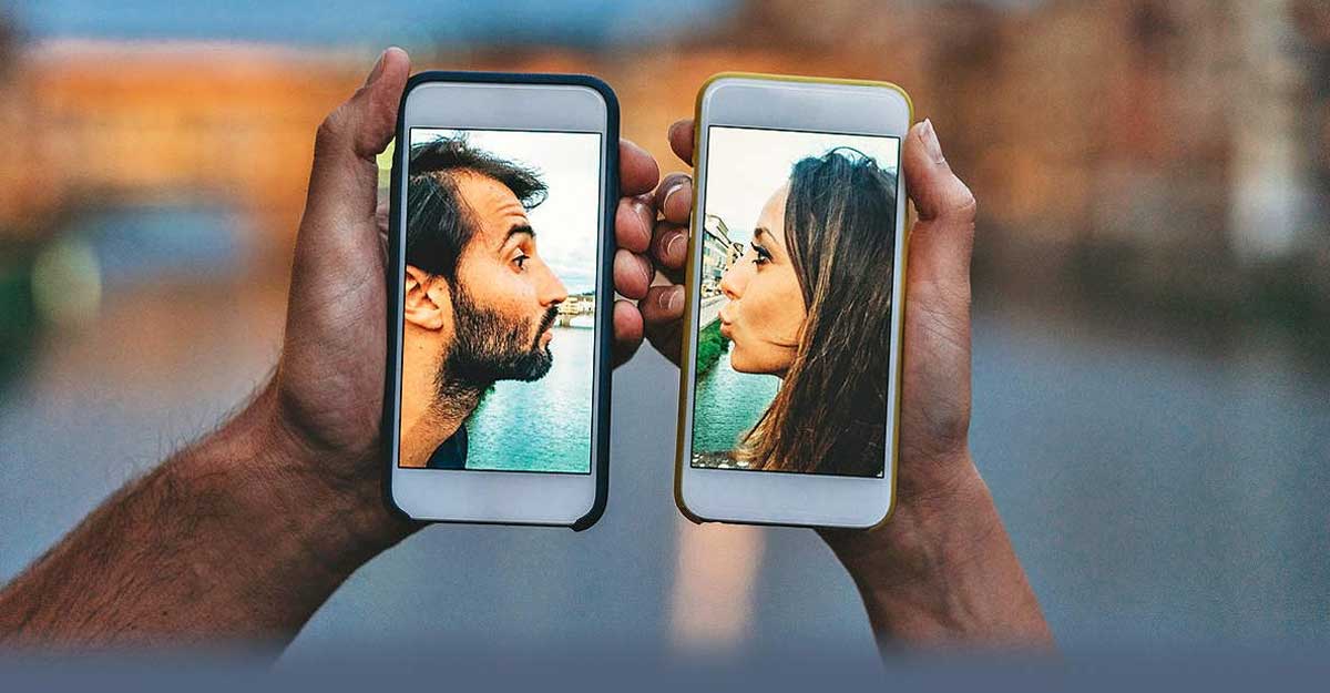 ডেটিং অ্যাপে প্রেমের সম্পর্কে জড়াচ্ছেন তরুণরা