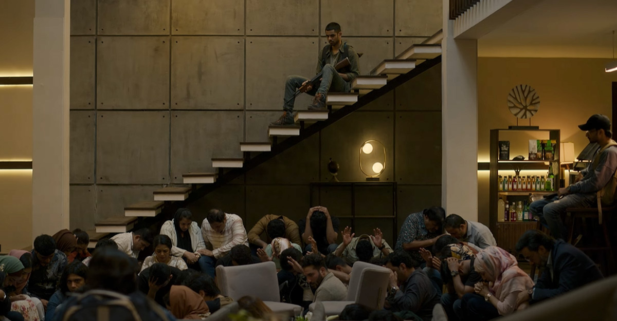 প্রকাশ পেল সেই ‘ফারাজ’ সিনেমার ট্রেলার