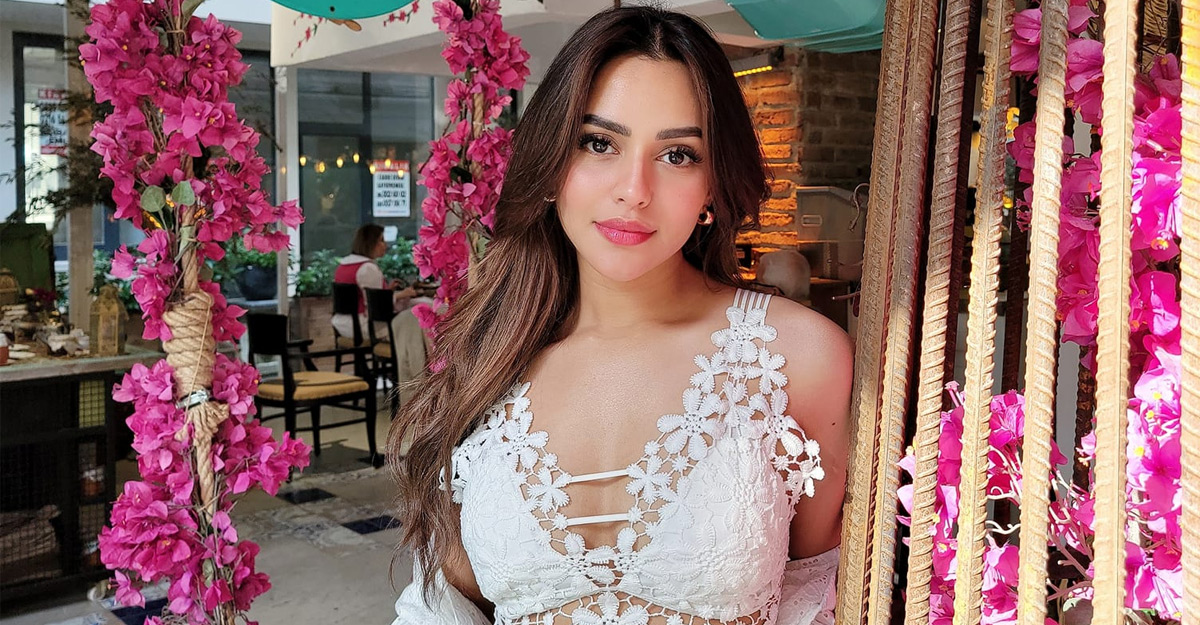 ফারিয়ার নতুন গানে ‘চিল’ করা যাবে