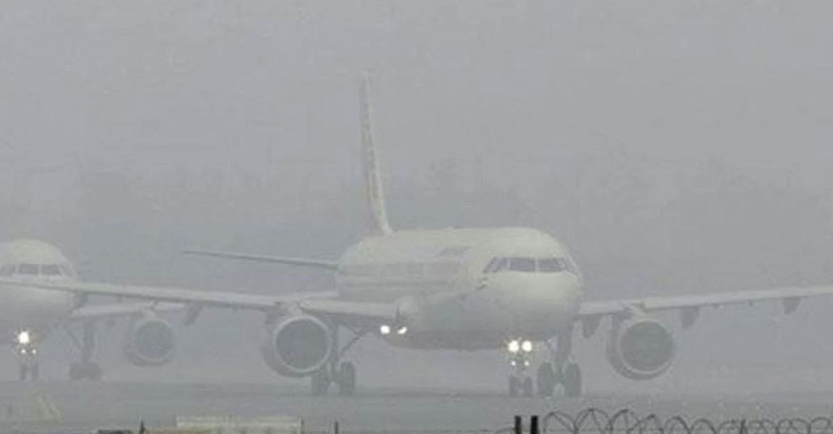 ঘন কুয়াশায় চার ফ্লাইট চলে গেল কলকাতা ও ইয়াঙ্গুনে