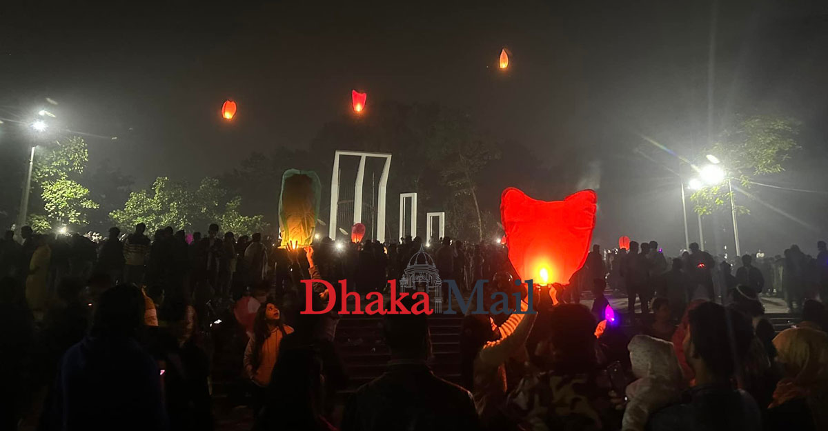 নিষেধাজ্ঞা উপেক্ষা করে ফটকা-আতশবাজিতে বর্ষবরণ