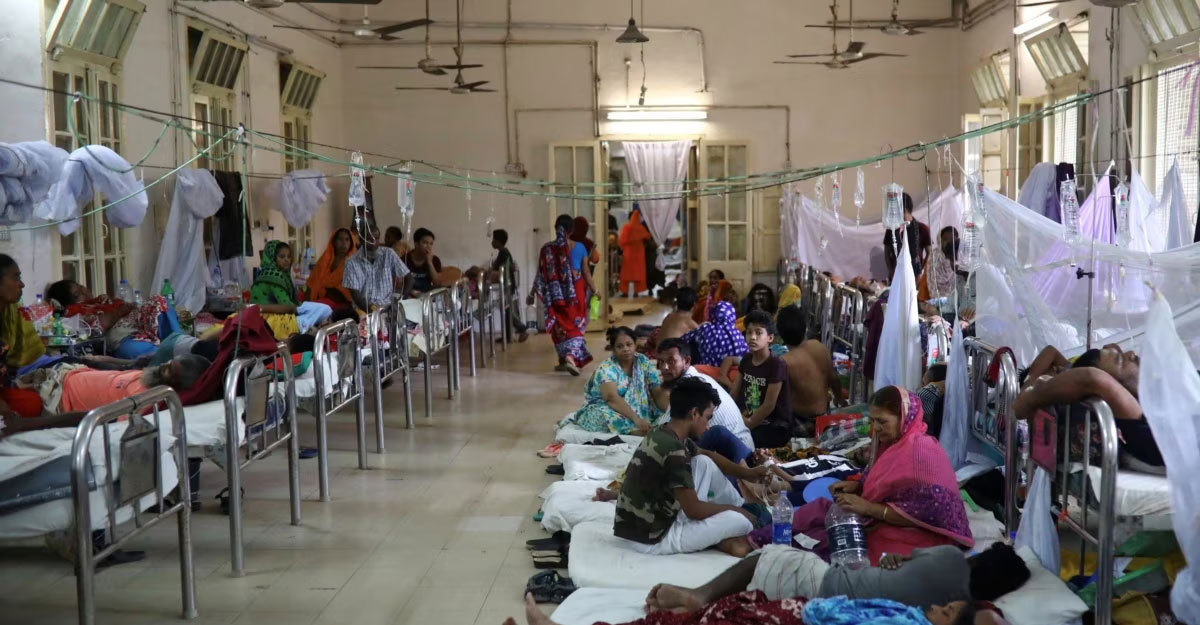 হাসপাতাল যেন ‘বিচ্ছিন্ন দ্বীপ’