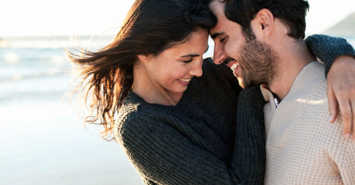 নারীরা যেসব পুরুষের প্রেমে পড়েন সহজেই