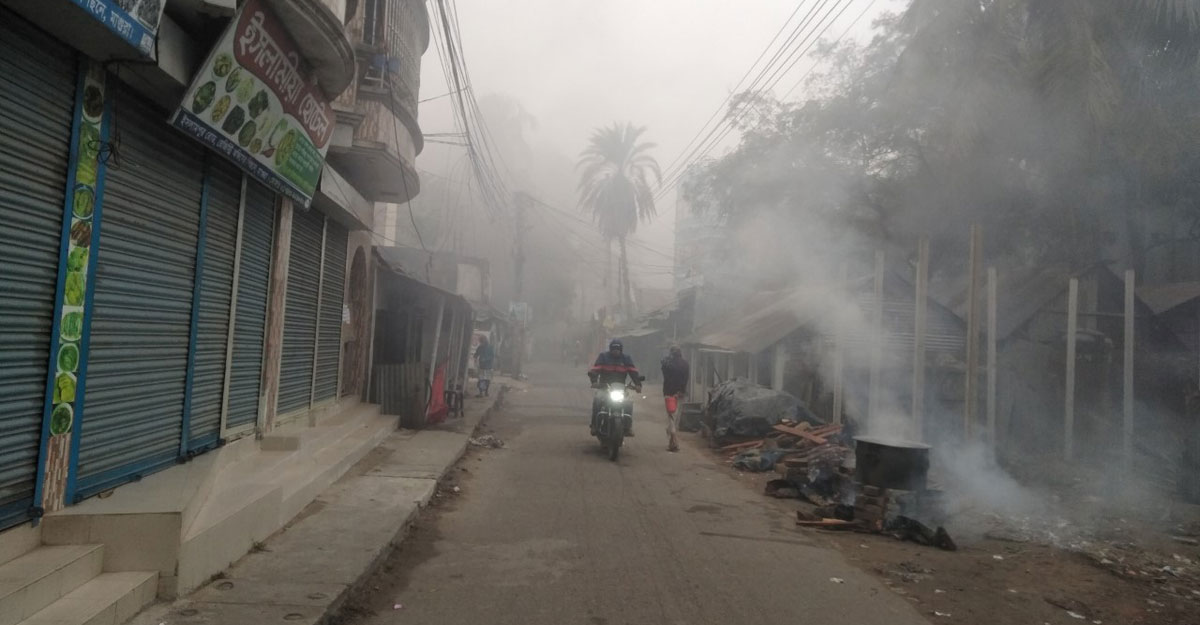 সকাল-সন্ধ্যায় কোনো লোক থাকে না শহরে