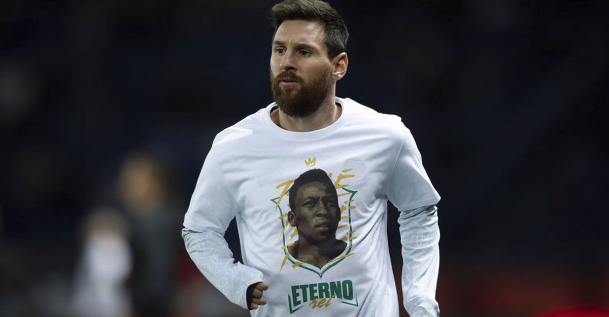 বিশ্বকাপ জয়ের মেডেল না দেখিয়ে পেলেকে স্মরণ করলেন মেসি