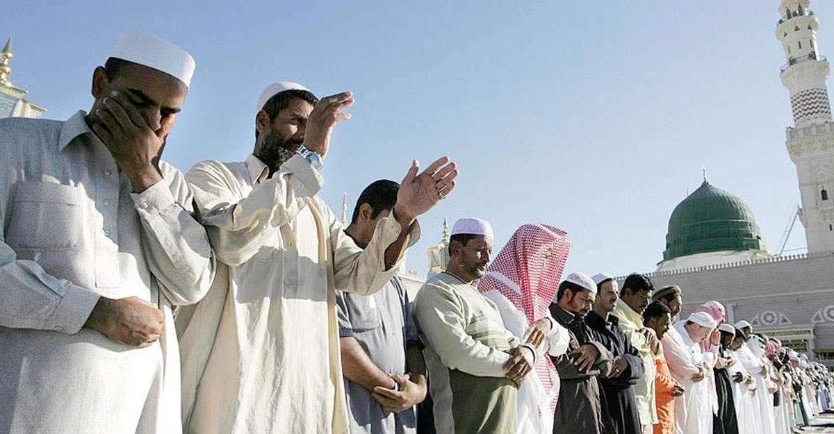 হাঁচি দিয়ে আলহামদুলিল্লাহ বললে কি নামাজ ভেঙে যাবে?