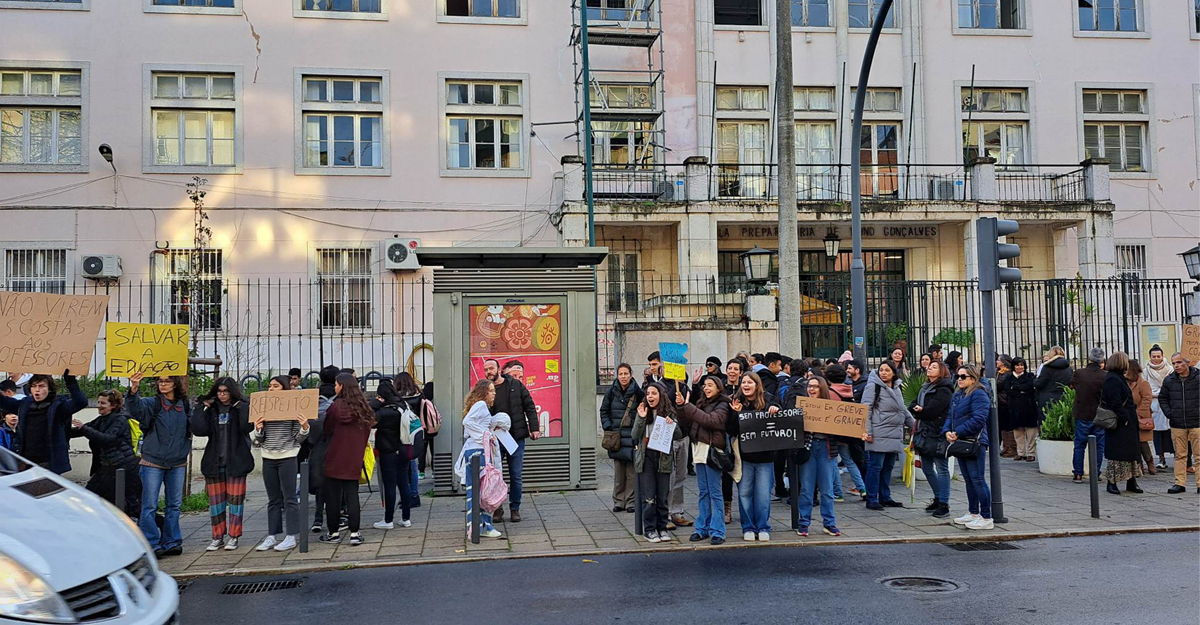 আন্দোলনে পর্তুগালের স্কুলশিক্ষকরা