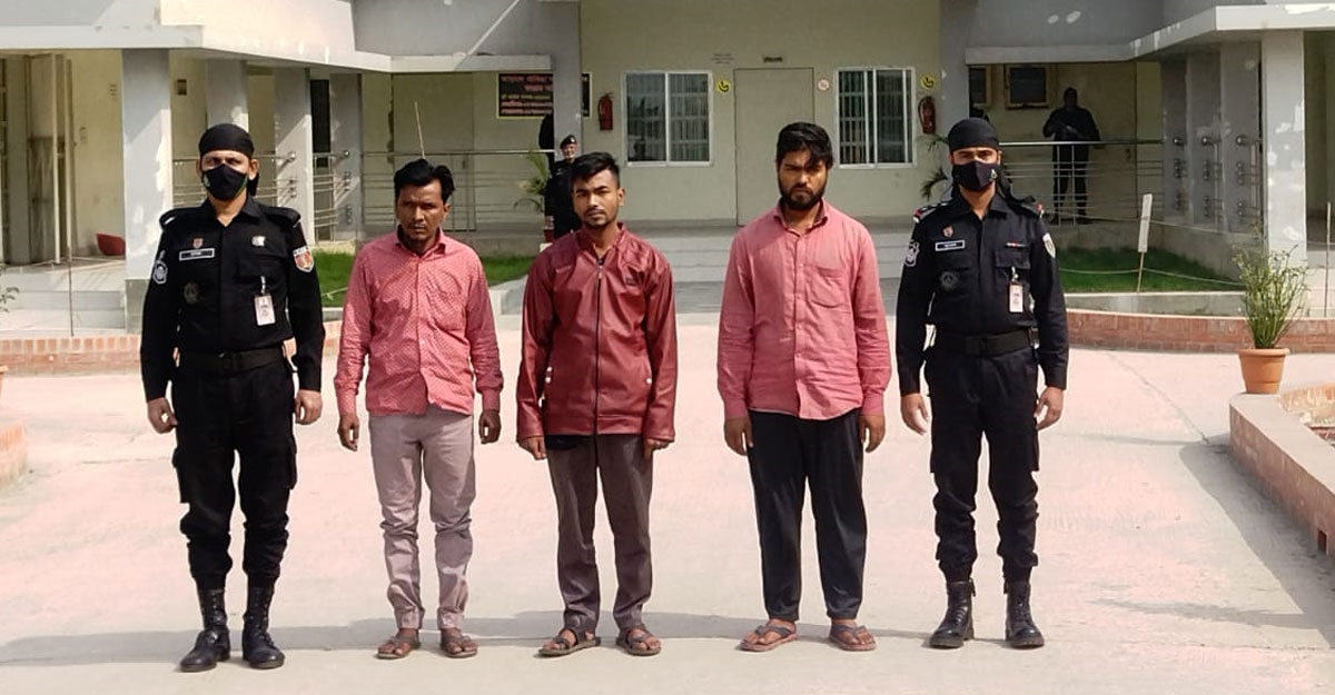 যাত্রীবেশে সিএনজি ছিনতাই ছিল তাদের পেশা