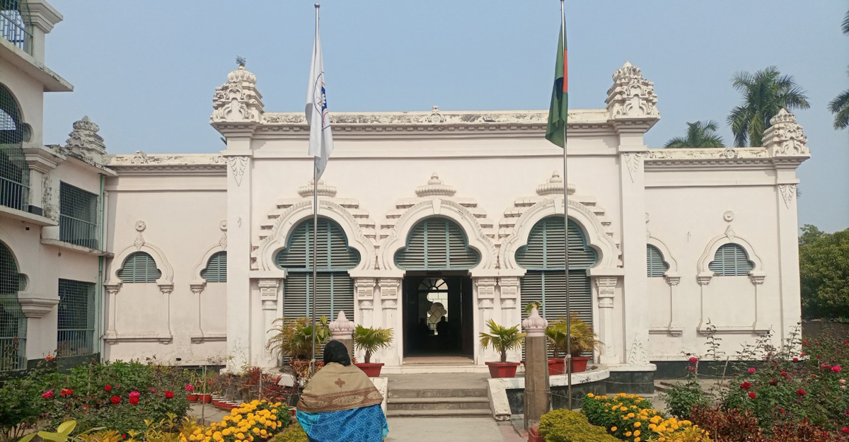 ১৭ হাজার প্রত্নতাত্ত্বিক নিদর্শনের ১৬ হাজারই গুদাম ঘরে