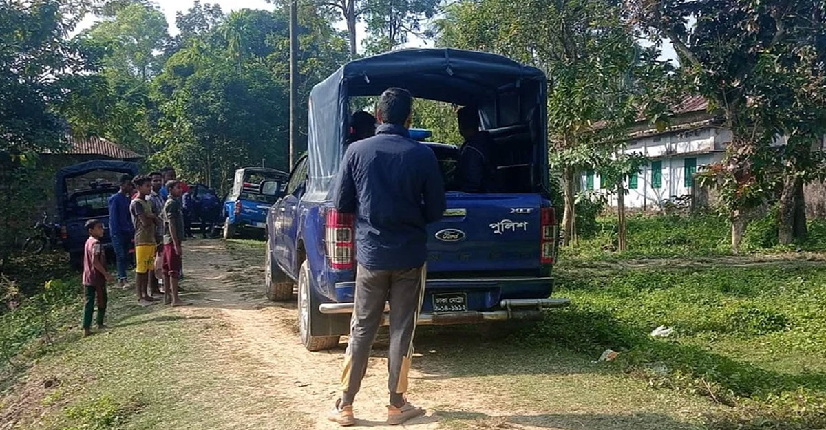 সুনামগঞ্জে বোমা রয়েছে সন্দেহে এক বাড়ি ঘিরে রেখেছে পুলিশ