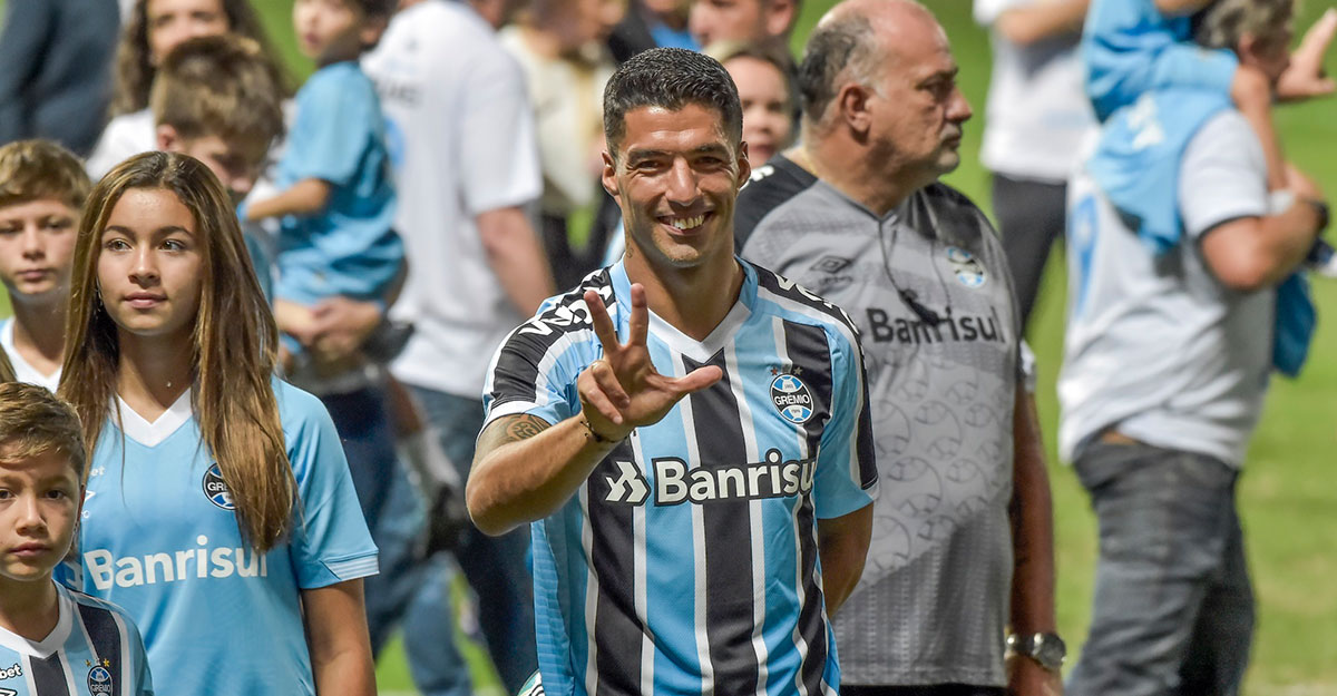 বন্ধু মেসির পরামর্শেই ব্রাজিলিয়ান ক্লাবে সুয়ারেজ