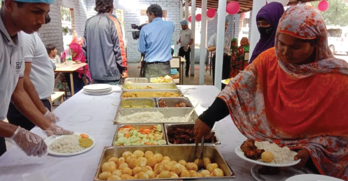 কুড়িগ্রামে চালু হলো অসহায়দের জন্য এক টাকার রেস্টুরেন্ট