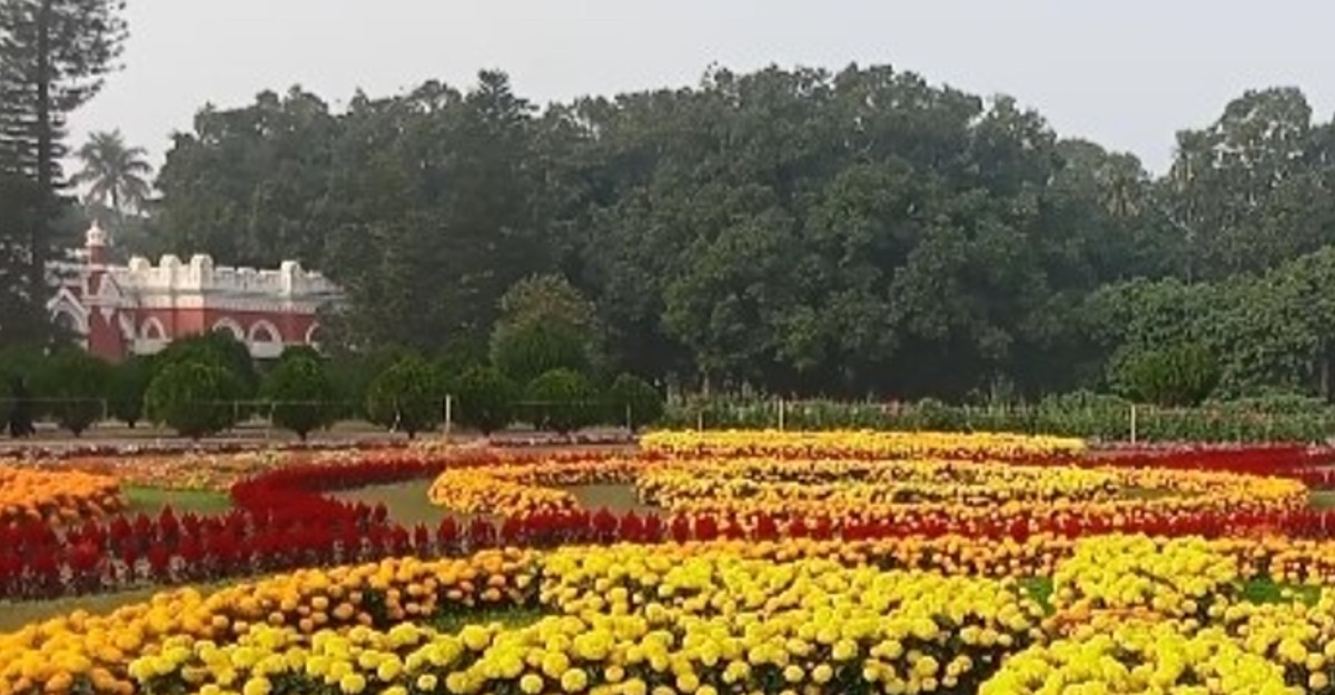 ফুলে ফুলে রঙিন প্রধানমন্ত্রীর দ্বিতীয় বাসভবন ‘উত্তরা গণভবন’