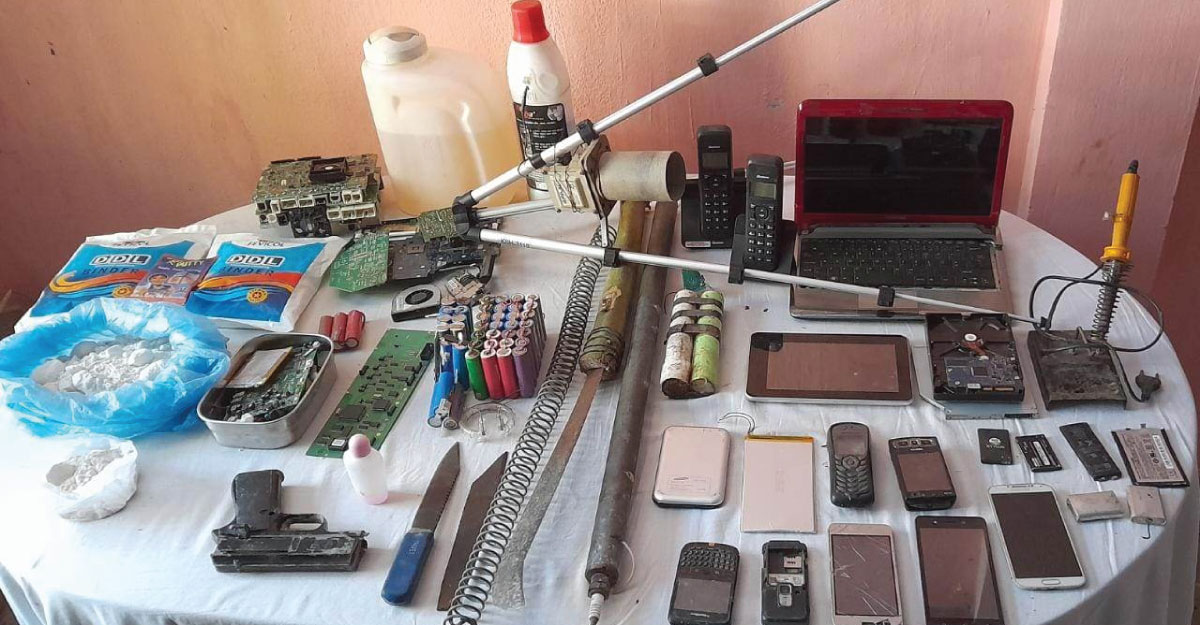 সুনামগঞ্জের ঘিরে রাখা বাড়ি থেকে বিপুল বিস্ফোরক উদ্ধার