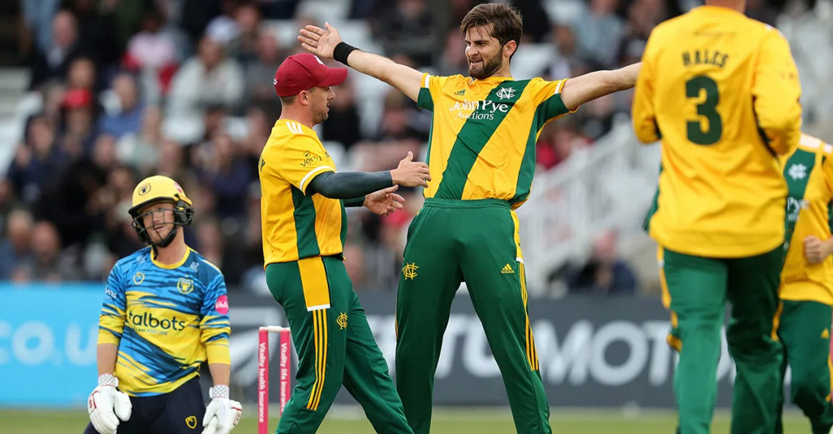 প্রথম ওভারে ৪ উইকেট নিয়ে শাহিন আফ্রিদির বিশ্বরেকর্ড