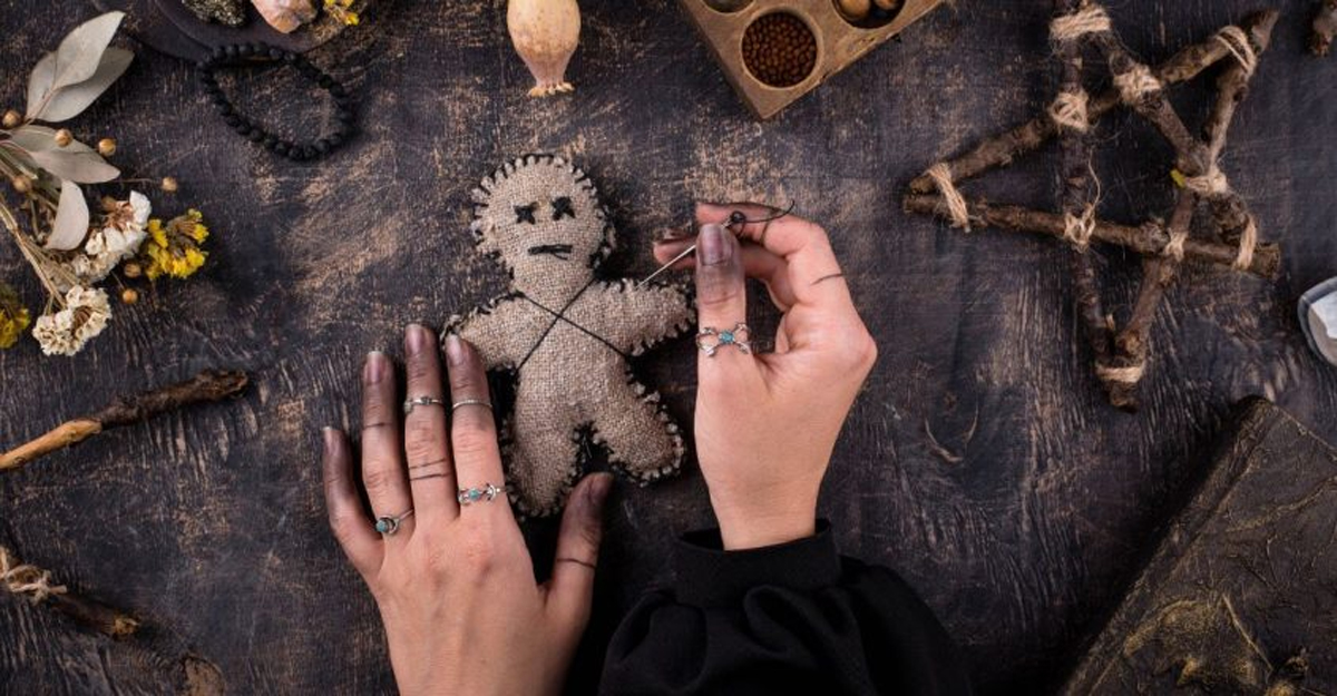 ব্ল্যাক ম্যাজিকের প্রভাব ঘরে ঘরে, বাঁচার আমল