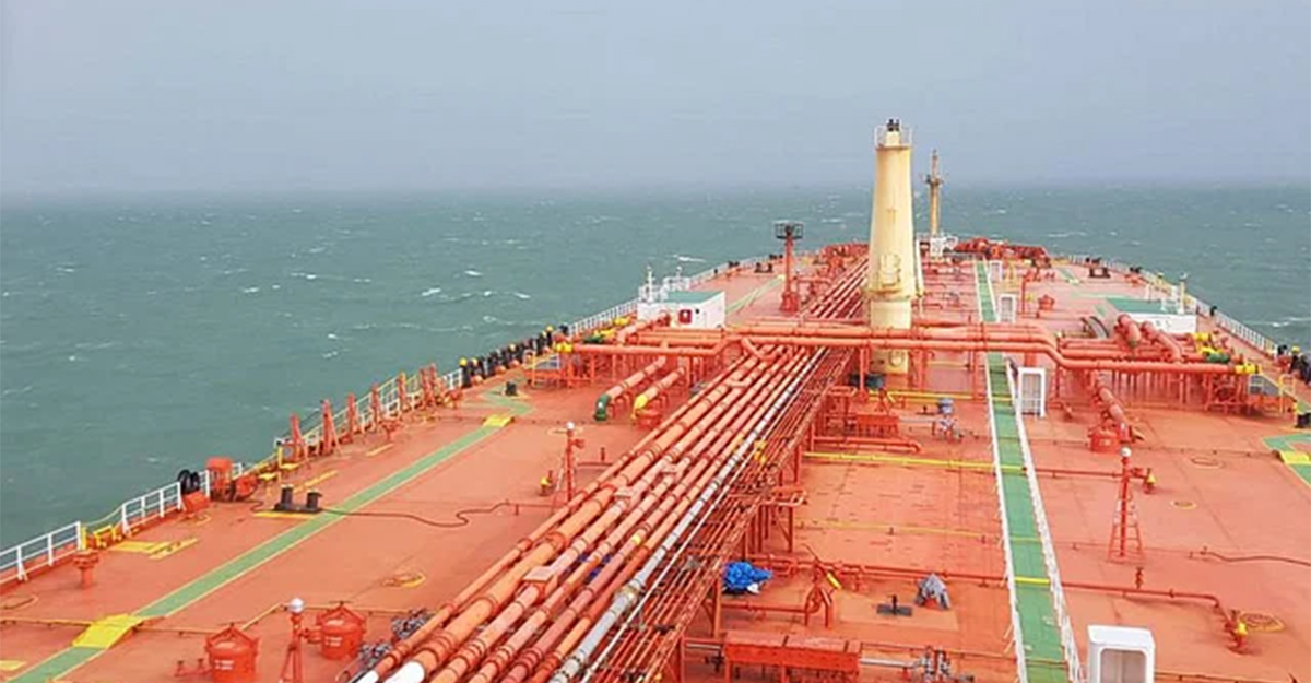 সমুদ্র থেকে পাইপলাইনে তেল খালাসের যুগে বাংলাদেশ