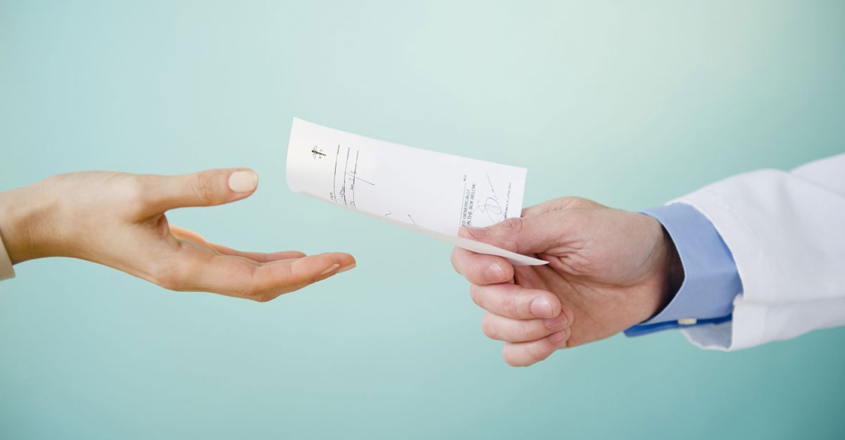 ডাক্তারদের হাতের লেখা এত খারাপ কেন?