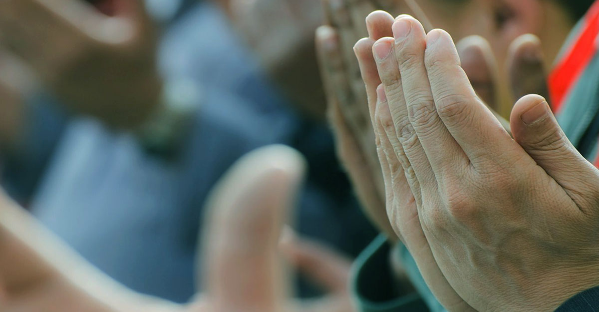 ফজর ও মাগরিব নামাজের পর যেসব দোয়া পড়তে বলেছেন নবীজি