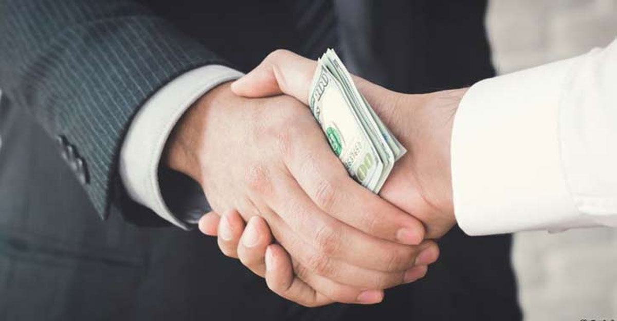 বাবার হারাম উপার্জনের টাকা গ্রহণ করা কি জায়েজ?