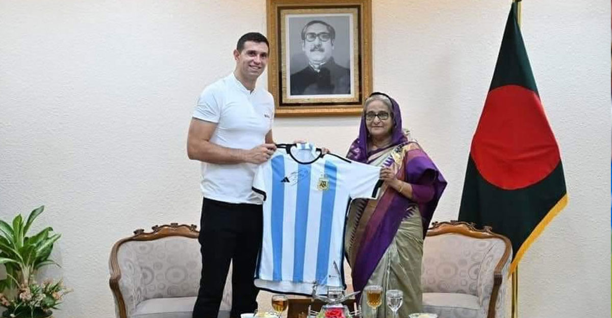 প্রধানমন্ত্রীর সঙ্গে সাক্ষাৎ করলেন ‘বাজপাখি’ মার্টিনেজ