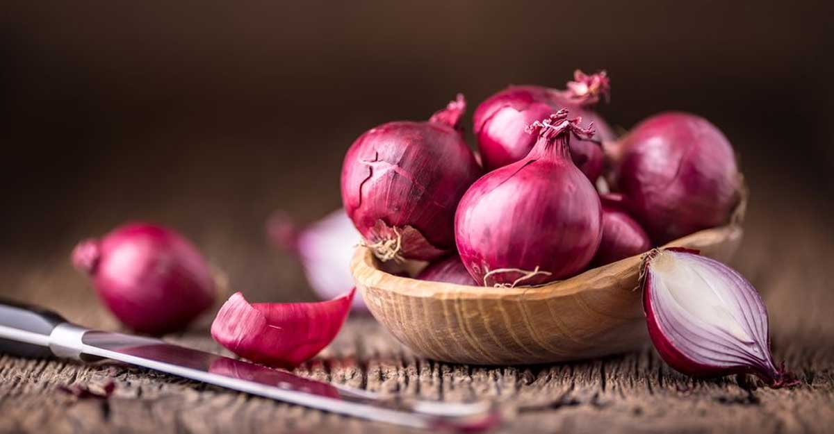 কাঁচা পেঁয়াজ খাওয়া কি ঠিক?