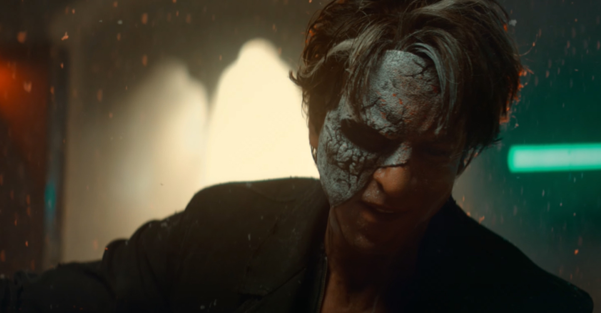 সুনামির আভাস দিয়ে রাখলেন শাহরুখ খান