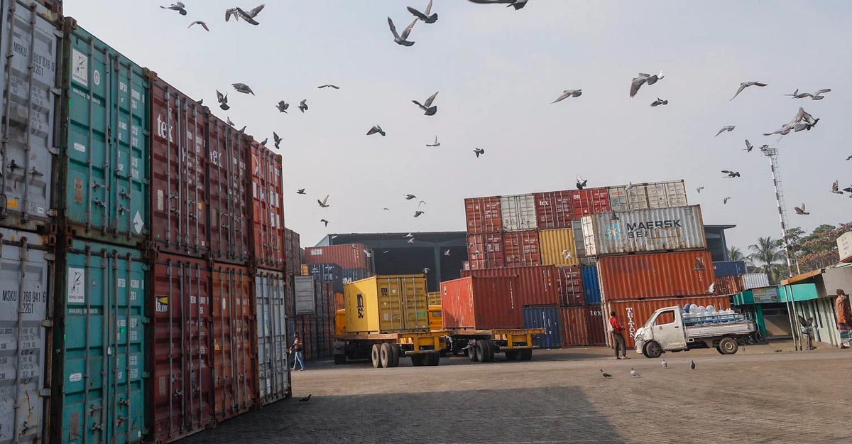 চট্টগ্রামের বেসরকারি ডিপোগুলোতে কী হচ্ছে