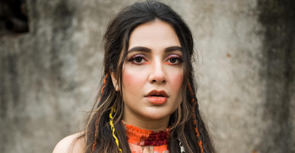 আচার উপহার পেয়ে উচ্ছ্বসিত শুভশ্রী