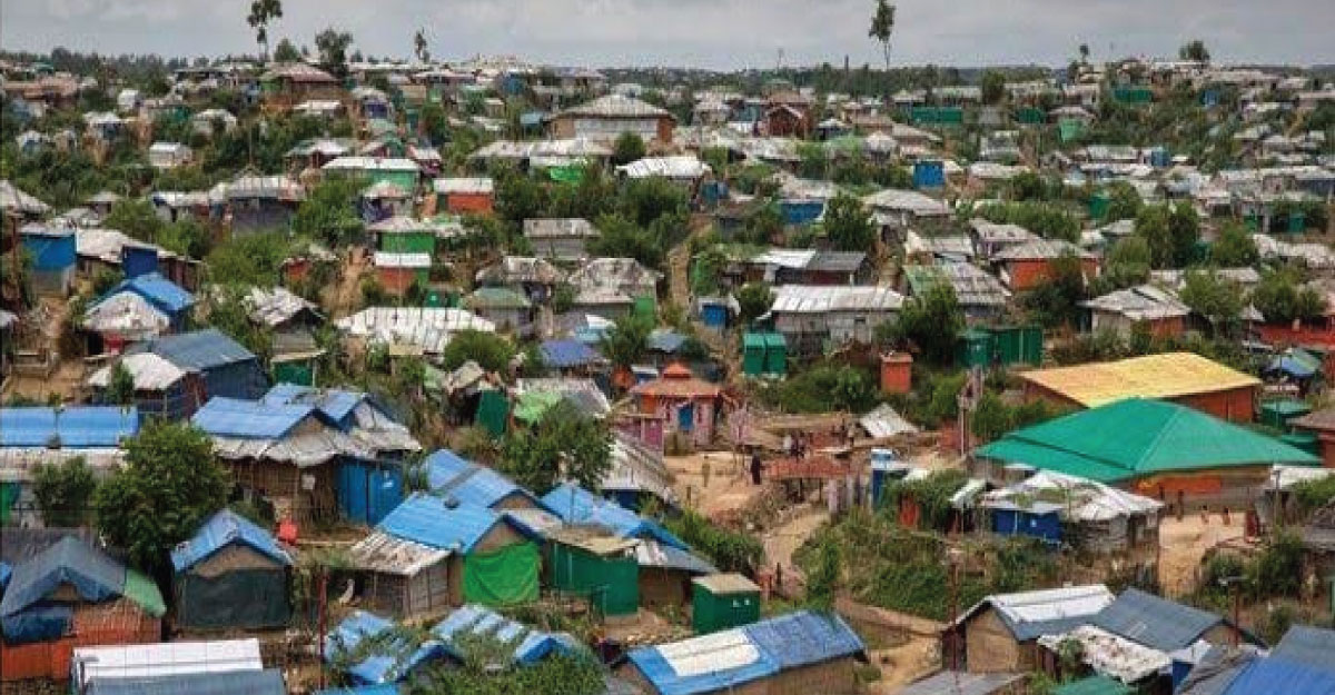 রোহিঙ্গা ক্যাম্পে মাটিচাপা অজ্ঞাত মরদেহ উদ্ধার 