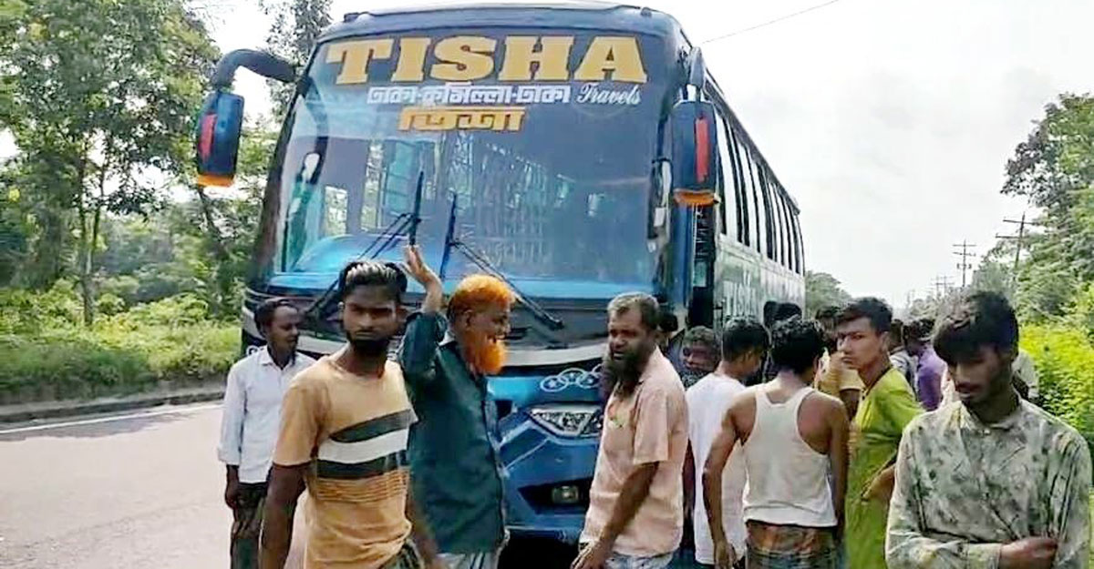 চান্দিনায় বাসচাপায় রিকশাচালক নিহত