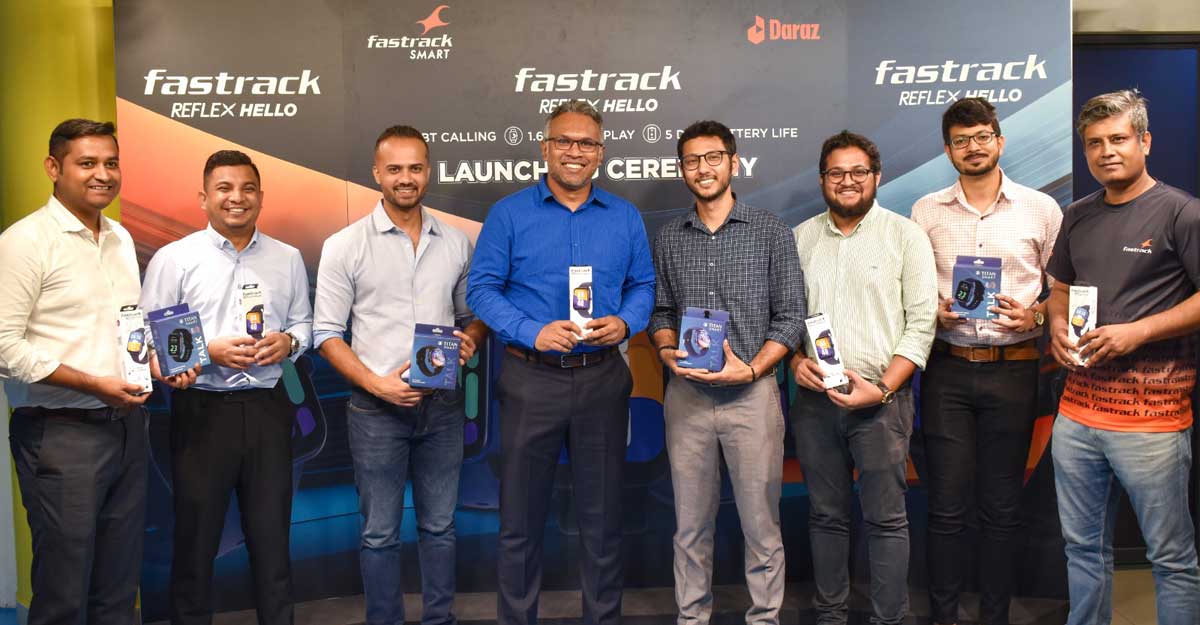 টাইটান ও ফাস্ট্র্যাকের স্মার্টওয়াচ বিক্রি হচ্ছে অর্ধেক দামে!