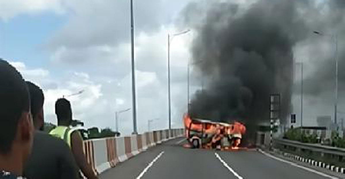 অ্যাম্বুলেন্সের সিলিন্ডার বিস্ফোরণ, নিহত ৭