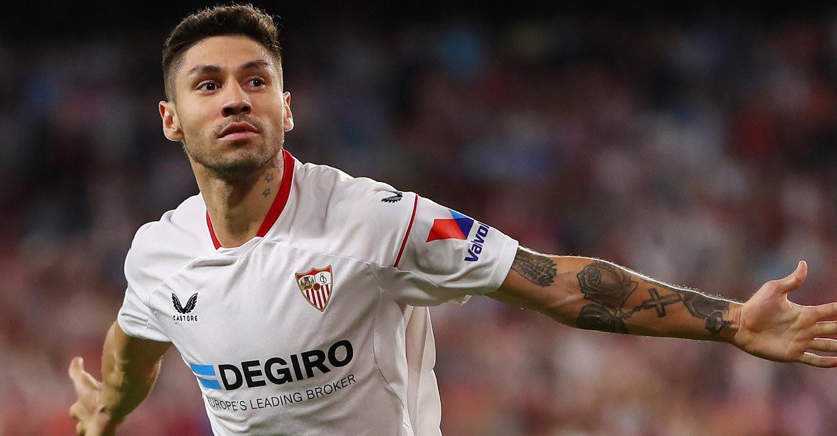 প্রথম ফুটবলার হিসেবে যে রেকর্ড গড়লেন আর্জেন্টাইন তারকা