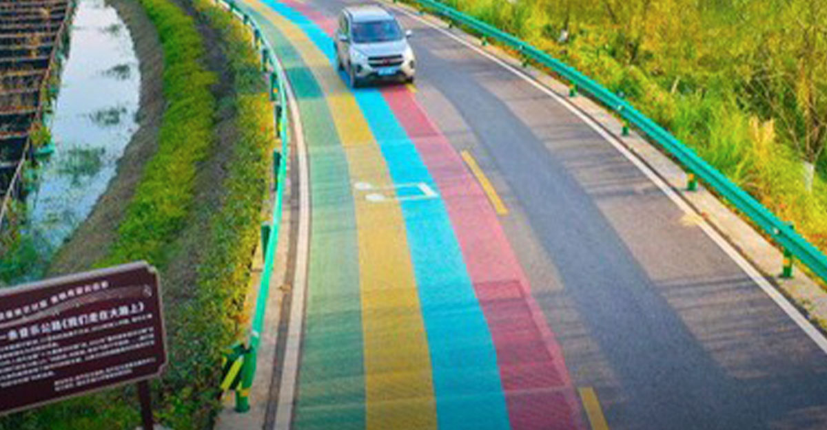 যে রোডে সঠিক গতিতে গাড়ি চালালে মিউজিক বাজে