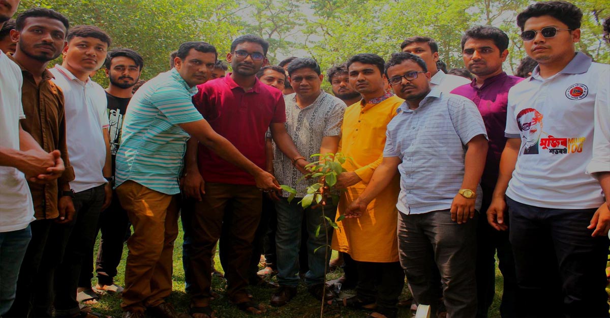 পরিবেশ দিবসে ইবি ছাত্রলীগের বৃক্ষ রোপণ