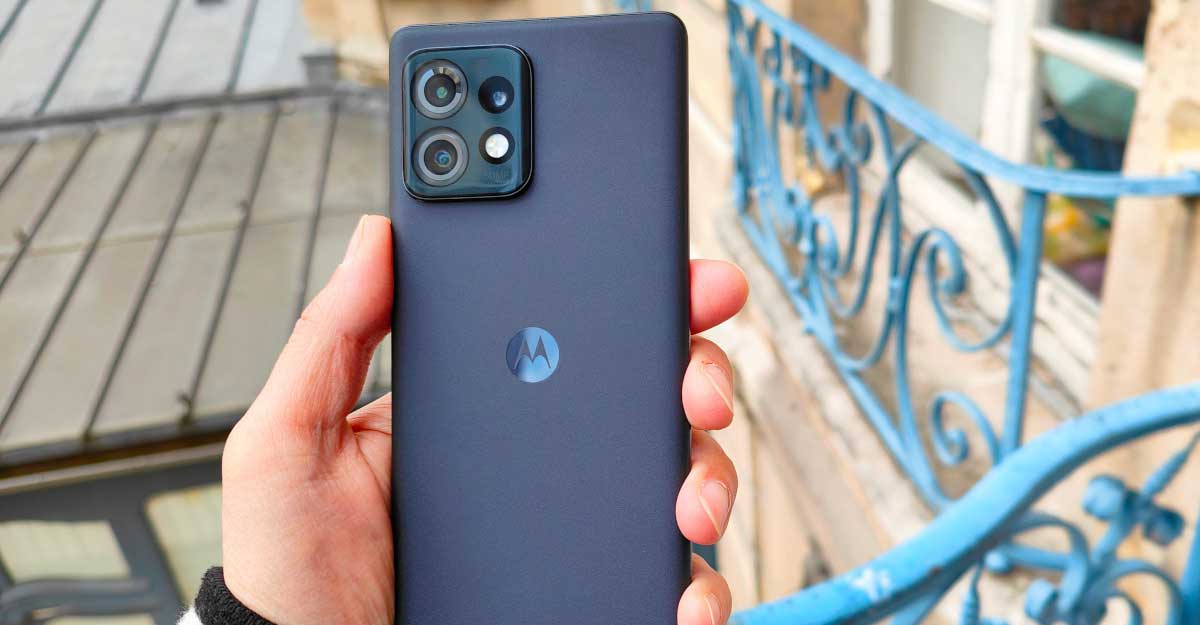 ওয়্যারলেসে চার্জ হবে মটোরোলা এজ ৪০ ফোন