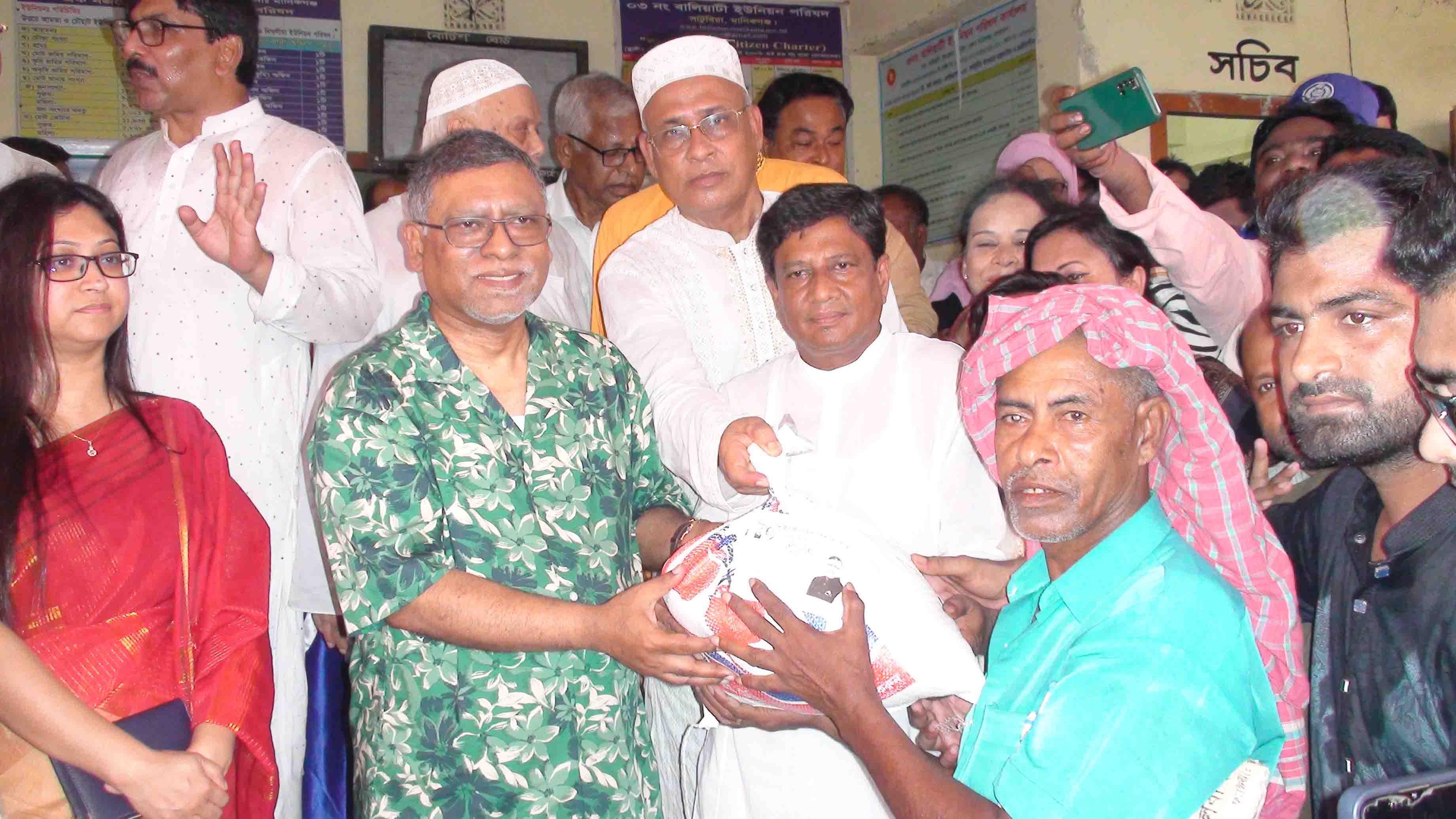 ‘নৌকায় ভোট না দিলে বয়স্ক-বিধবা-প্রতিবন্ধী ভাতা থাকবেনা’